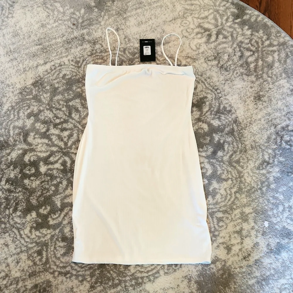 White mini - Picture 4 of 4